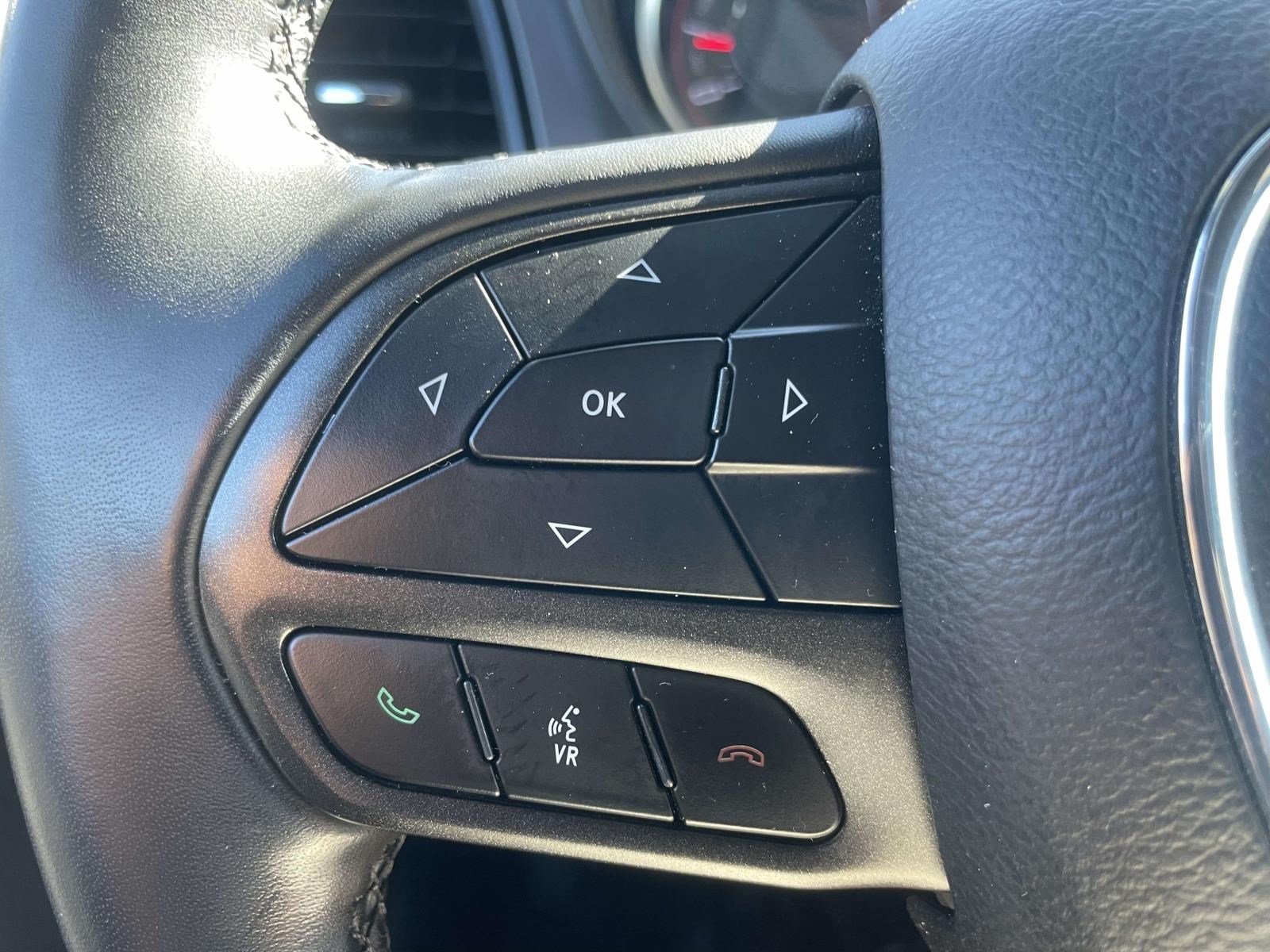 Used 2020 Dodge Challenger SXT w/ Driver Convenience Group RWD image 17