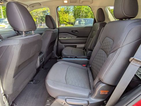 Used 2024 Nissan Pathfinder SV w/ SV Premium Package FWD image 26