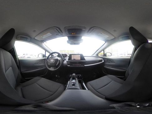 Used 2025 Toyota Prius LE image 38