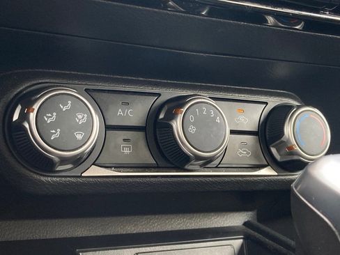 Used 2025 Nissan Kicks SV image 21