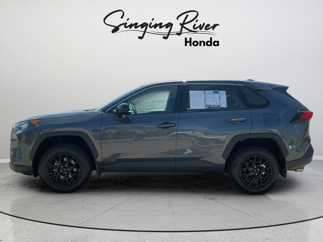 Used 2022 Toyota RAV4 LE FWD image 4