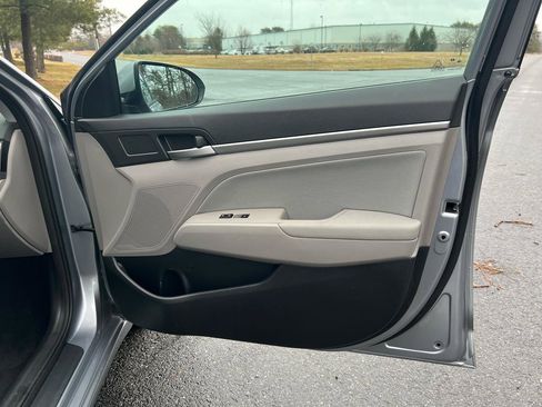 Used 2017 Hyundai Elantra SE w/ SE A/T Tech Package 03 FWD image 17