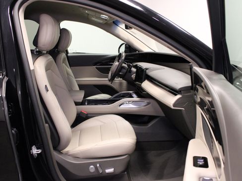 Used 2024 Lincoln Nautilus Reserve AWD/4WD image 14