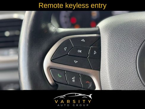 Used 2022 Jeep Grand Cherokee Laredo X image 21