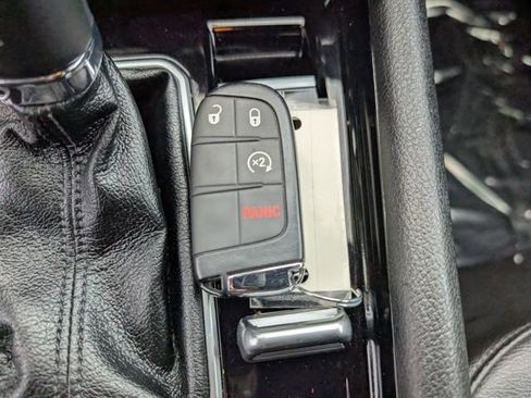 Used 2024 Jeep Compass Limited image 18