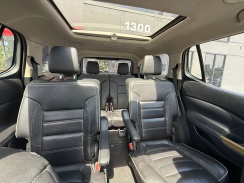 Used 2017 GMC Acadia Denali w/ Technology Package FWD image 2