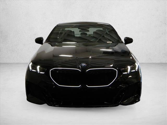 Used 2027 BMW 550e xDrive AWD/4WD image 5