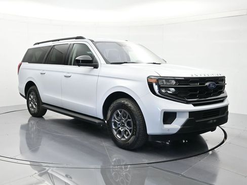 Certified 2025 Ford Expedition Max Active RWD image 3