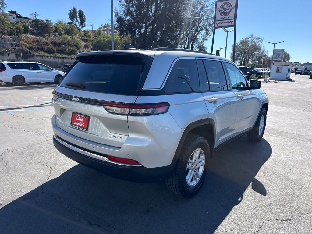 Certified 2024 Jeep Grand Cherokee Laredo RWD image 8