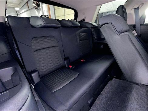 Used 2025 Nissan Pathfinder S image 39