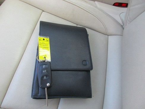 Used 2015 Volkswagen Eos Executive FWD image 34