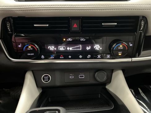 Used 2023 Nissan Rogue SL w/ SL Premium Package image 21