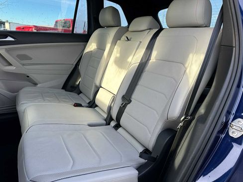 Used 2022 Volkswagen Tiguan SEL R-Line image 17