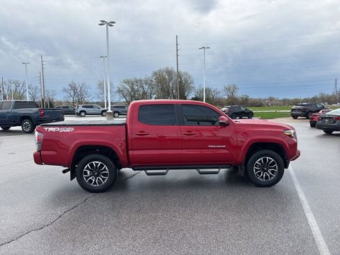 Used 2023 Toyota Tacoma TRD Sport w/ TRD Premium Sport Package AWD/4WD image 4