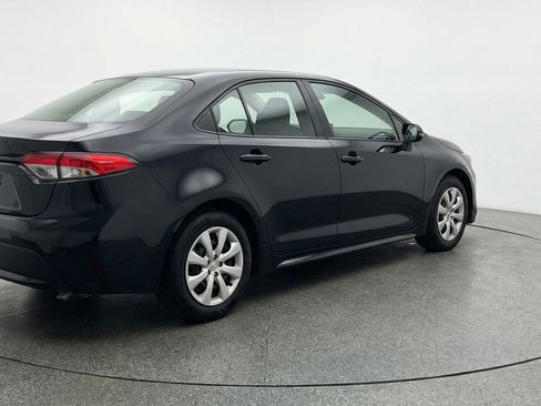 Used 2025 Toyota Corolla LE image 9