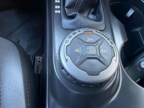 Used 2024 Ford Bronco Black Diamond AWD/4WD image 16
