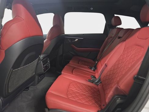 Used 2024 Audi SQ7 Premium Plus w/ Carbon Package image 14