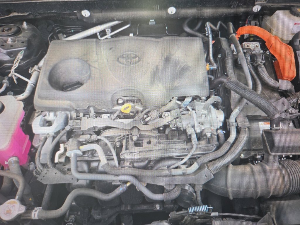 Used 2025 Toyota RAV4 XLE AWD/4WD image 17