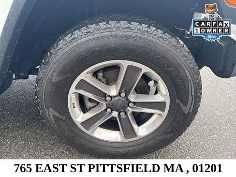 Used 2021 Jeep Wrangler Unlimited Sahara w/ Cold Weather Group AWD/4WD image 27