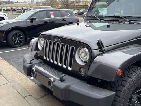 Used 2017 Jeep Wrangler Unlimited Sahara w/ Connectivity Group image 6