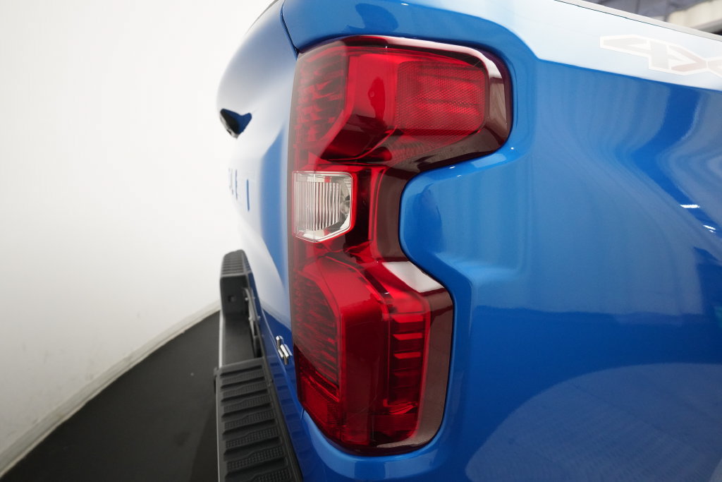 Used 2025 Chevrolet Silverado 1500 LT AWD/4WD image 30