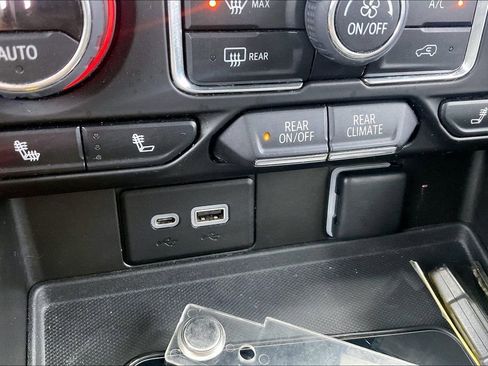 Used 2022 Chevrolet Suburban Z71 w/ Z71 Off-Road Package image 19