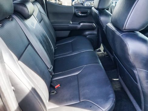 Used 2018 Toyota Tacoma TRD Sport w/ TRD Premium Sport Package image 15