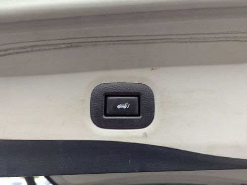 Used 2019 Nissan Rogue SV FWD image 10