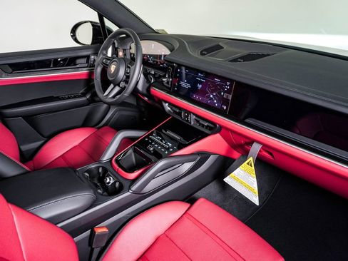 New 2026 Porsche Cayenne image 14