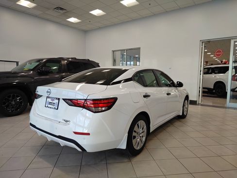 Used 2024 Nissan Sentra S image 3