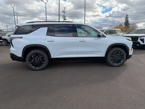 New 2026 Chevrolet Traverse LT image 8