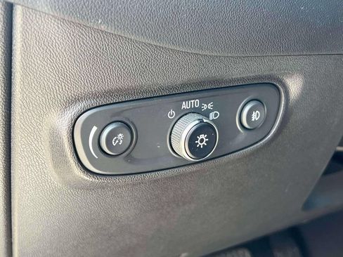 Used 2023 Chevrolet Equinox Premier AWD/4WD image 22