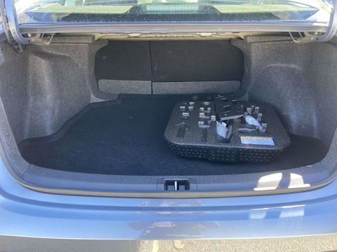 Used 2025 Toyota Corolla LE image 9