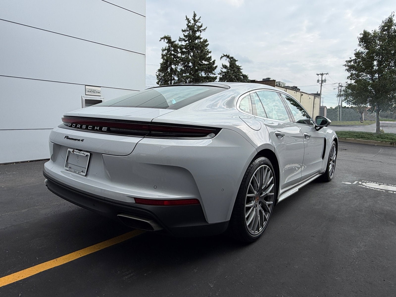 Certified 2025 Porsche Panamera 4 AWD/4WD image 13