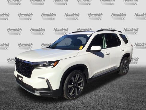 Used 2024 Honda Pilot Touring image 5