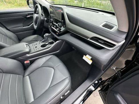 New 2024 Toyota Highlander XLE AWD/4WD image 21
