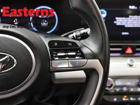 Used 2023 Hyundai Elantra Limited w/ Preferred Accessory Package image 16