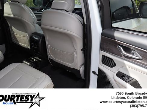 Used 2022 Jeep Grand Cherokee L Overland w/ Luxury Tech Group IV AWD/4WD image 33