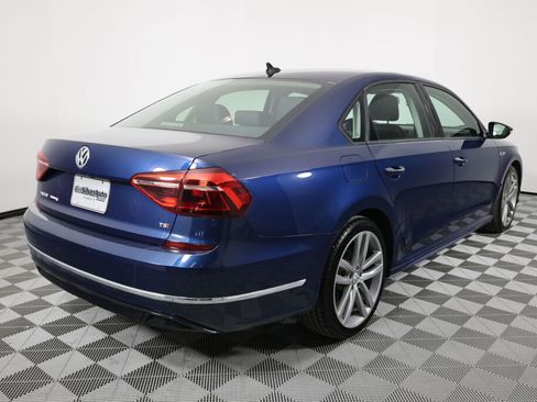 Used 2018 Volkswagen Passat 2.0T R-Line FWD image 2