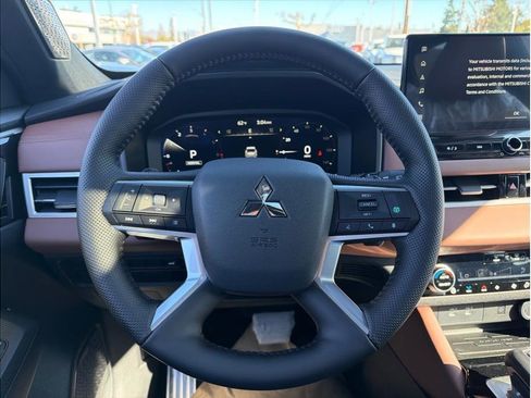 New 2026 Mitsubishi Outlander SEL Black Edition FWD image 14