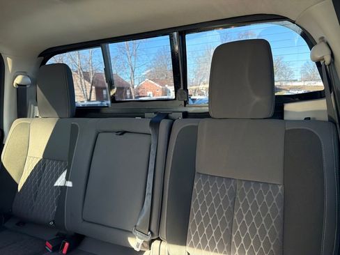 Used 2024 Nissan Titan SV w/ SV Convenience Package image 40