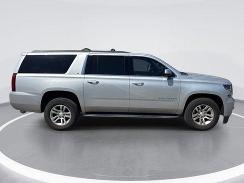 Used 2017 Chevrolet Suburban LT image 9
