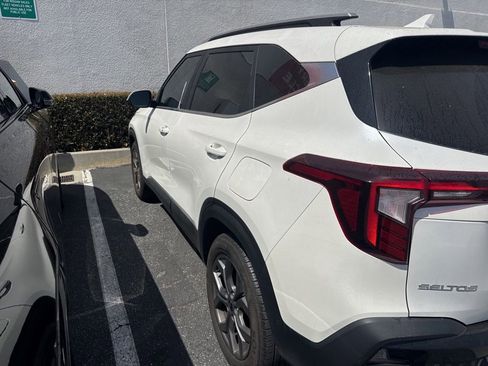 Used 2024 Kia Seltos S FWD image 3