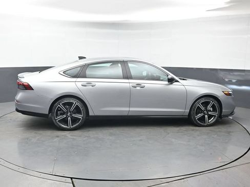 Used 2024 Honda Accord Sport image 6