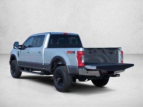 Used 2018 Ford F250 Lariat w/ Chrome Package image 7