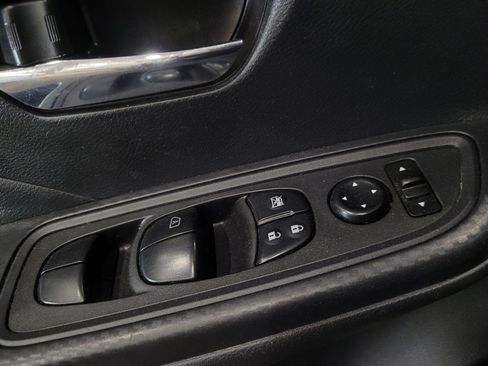 Used 2023 Nissan Versa SV FWD image 26