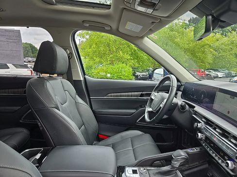 Certified 2025 Kia Telluride SX w/ SX Captain's Chair Package AWD/4WD image 35