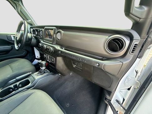 Used 2023 Jeep Wrangler Unlimited w/ Cold Weather Group image 38