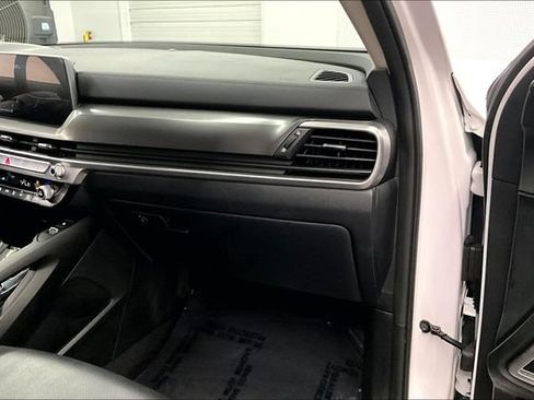 Used 2025 Kia Telluride S AWD/4WD image 19