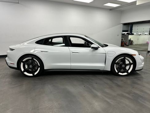 Used 2020 Porsche Taycan 4S image 9